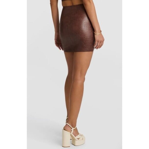 NWT Commando Women's Faux Leather Crocodile Print Mini Skort Skirt MEDIUM Brown - Picture 2 of 2
